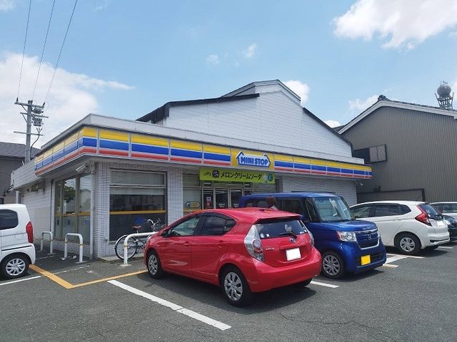 コンビニ　ミニストップ（コンビニ）まで220m