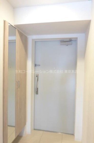 玄関　※別部屋参考写真