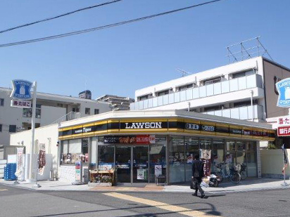 コンビニ　ローソン（甲子園九番町店）（コンビニ）まで749m