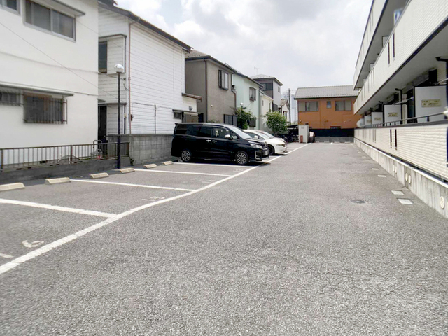 駐車場　駐車場