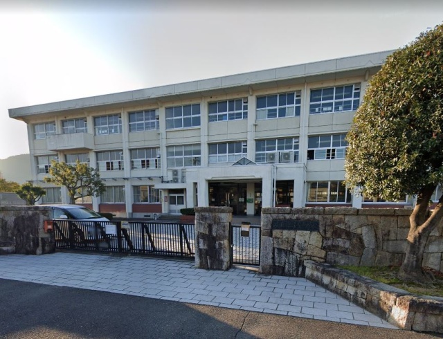 中学校　岐阜市立長良中学校（中学校）まで1606m