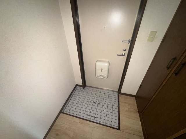 王子神谷ビルの玄関写真