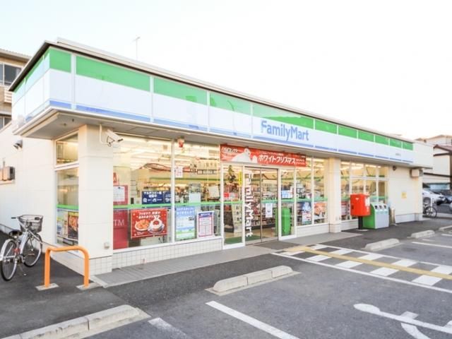 コンビニ　ファミリーマート川越熊野町店（コンビニ）まで734m