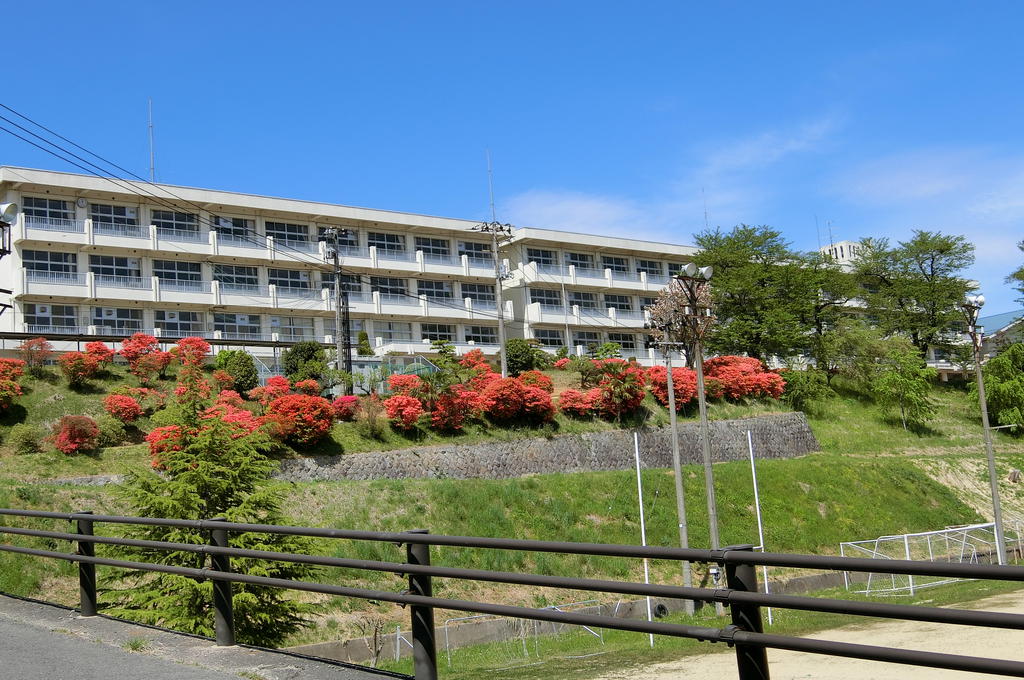中学校　二本松市立二本松第一中学校（中学校）まで2421m