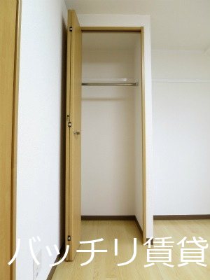 収納　同型タイプの為現状優先