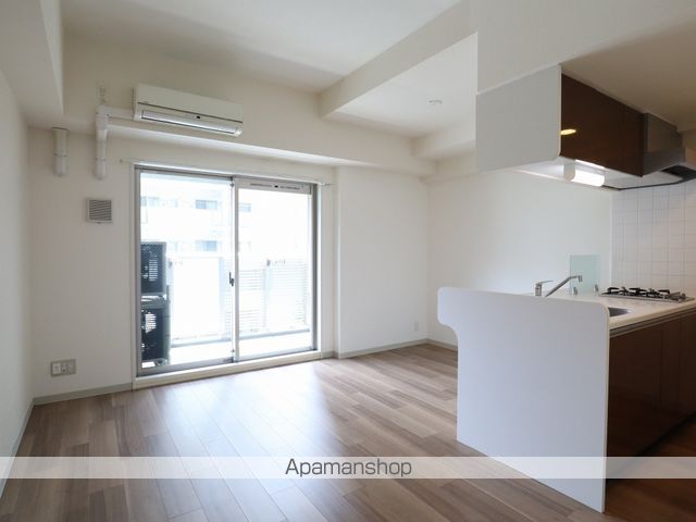 プレサンス丸の内雅風の居間写真