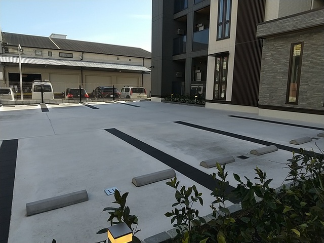 駐車場　駐車場