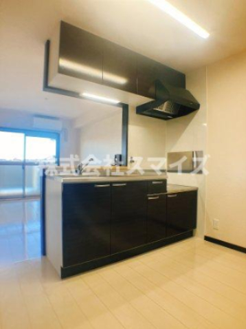 キッチン　写真は反転タイプのお部屋です。