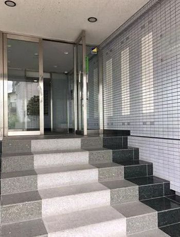 エントランス　ゆとりのあるエントランスです