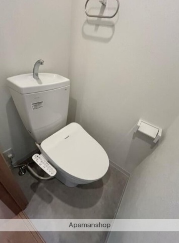 ＪＲ横浜線 鴨居駅 徒歩14分 2階建 築1年のトイレ写真