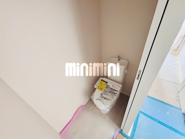 トイレ　建築中の内装写真です