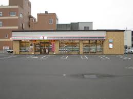 コンビニ　セブンイレブン千歳錦町店（コンビニ）まで499m