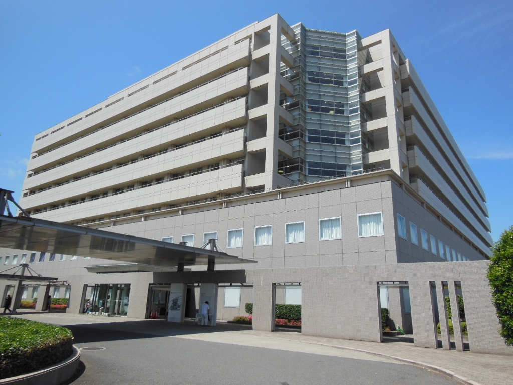 病院　成田赤十字病院（病院）まで887m