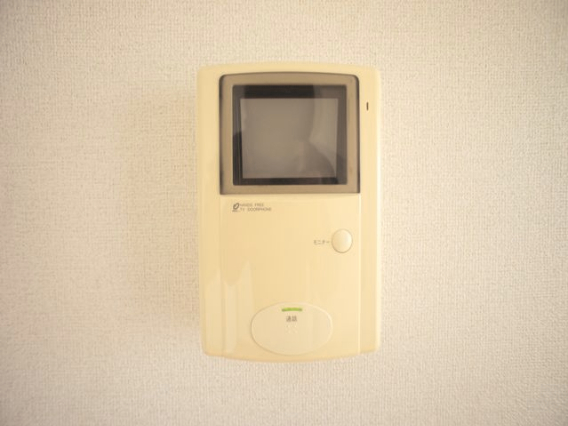 セキュリティ　訪問者の確認ができるTVドアホン付きです♪