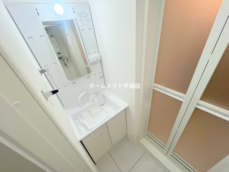 洗面設備　便利な洗面台付きでございます！