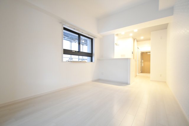 Avenue kurosaki Residenceの居間写真