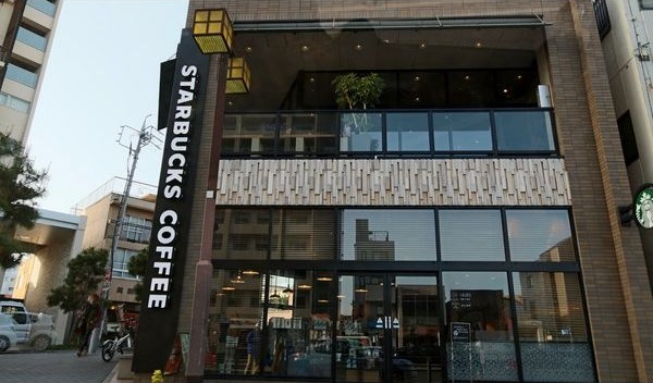 建物外観　初期費用分割可★ご希望の場所まで無料送迎サービス付♪