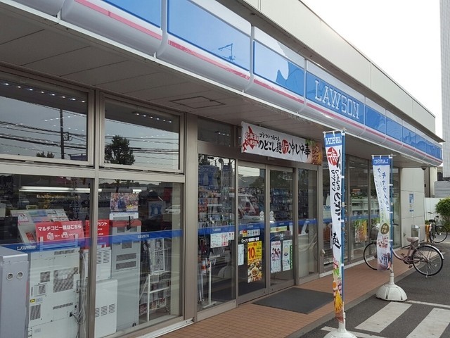 コンビニ　ローソン瑞穂殿ケ谷店（コンビニ）まで741m