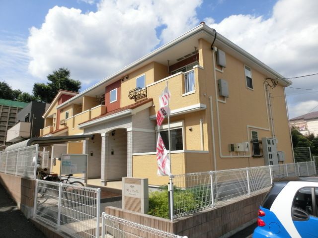 建物外観　2年後の更新料が不要で費用削減できます