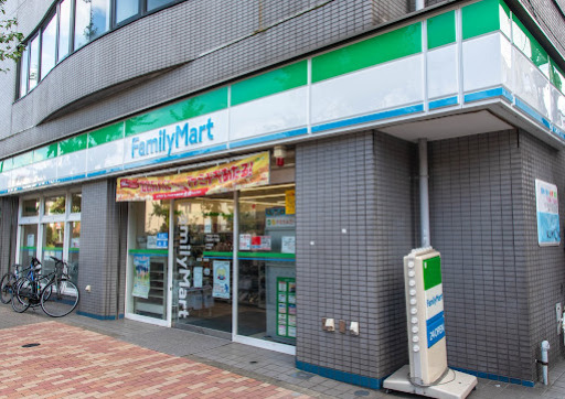 コンビニ　ファミリーマート 下目黒六丁目店（コンビニ）まで372m