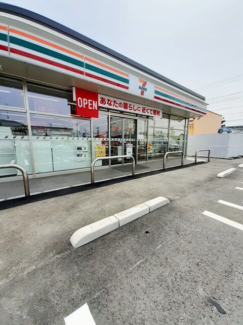 コンビニ　セブンイレブン（コンビニ）まで160m