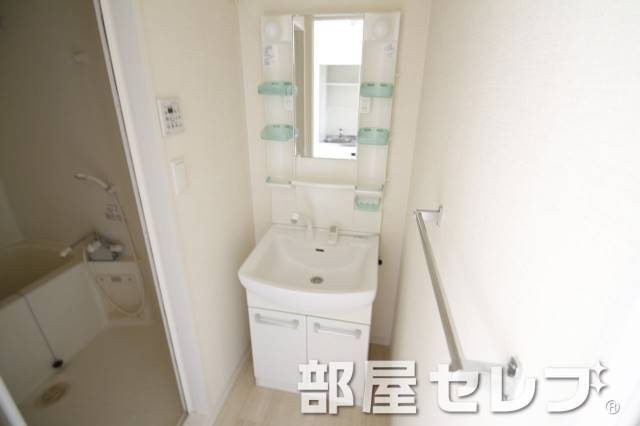洗面設備　洗髪洗面化粧台。イメージ写真