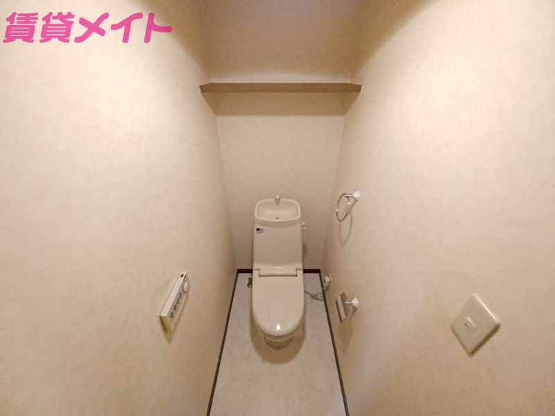 トイレ　別部屋反転画像参考