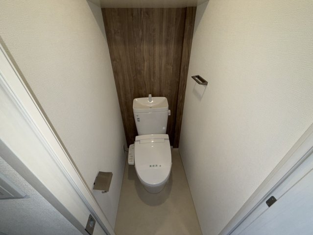 トイレ　同物件別部屋写真