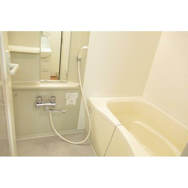 バス・シャワールーム　同タイプ別のお部屋の写真です