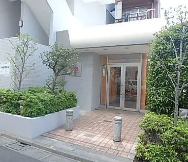 エントランス　ゆとりのあるエントランスです