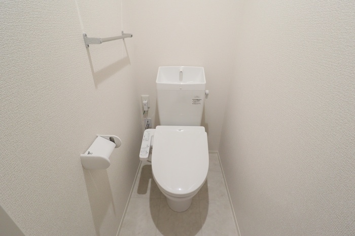 その他　もちろん温水洗浄暖房便座です