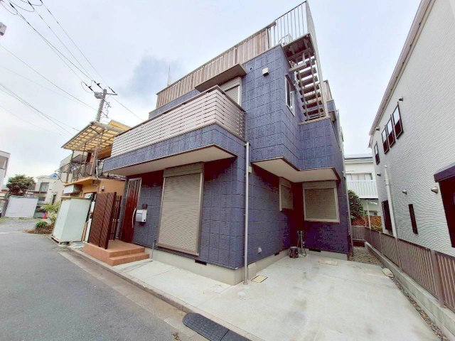 建物外観　★地震や火災に強い旭化成ヘーベルハウス♪駐車場１台分付き★