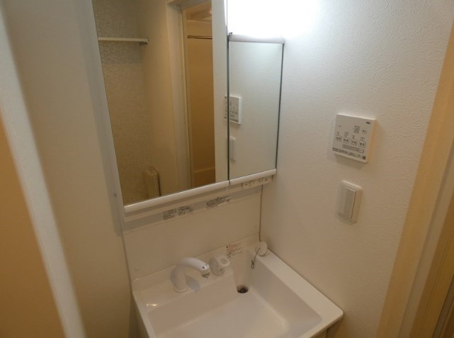 洗面設備　別部屋参照写真