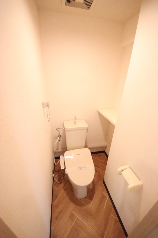 阪急今津線 門戸厄神駅 徒歩16分 3階建 築38年のトイレ写真