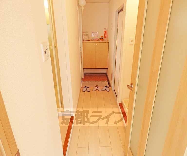 その他部屋・スペース　お部屋から見た廊下です。
