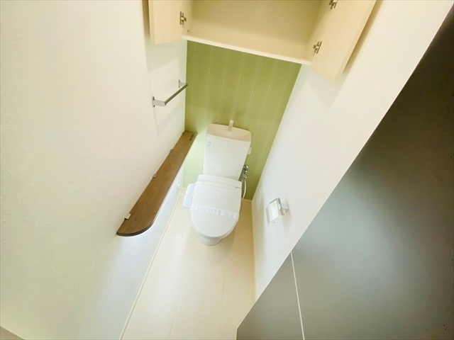 トイレ　同一建物内３０５号室内装写真転載