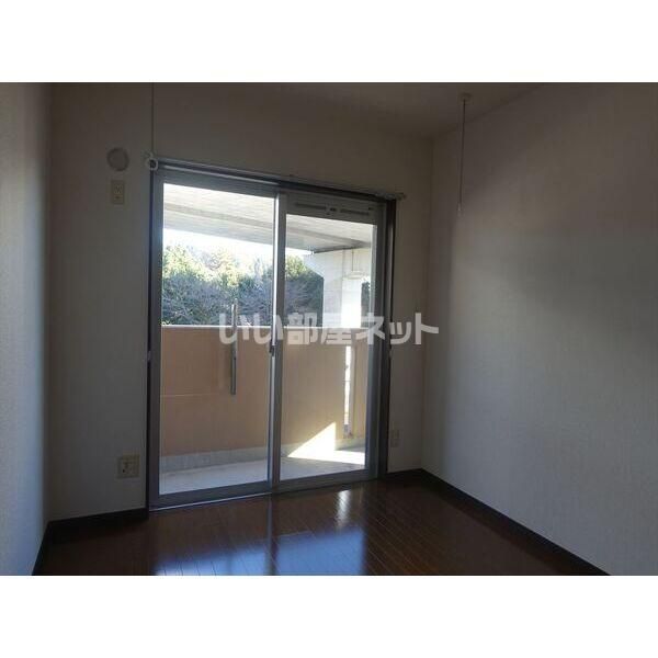 ＪＲ宇都宮線 宇都宮駅 バス乗車時間：30分 最寄りバス停で下車 徒歩7分 4階建 築18年の内装写真