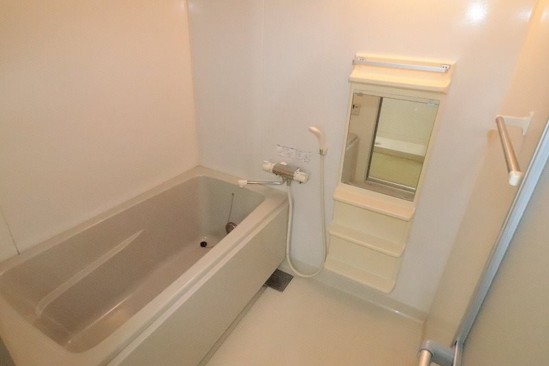 バス・シャワールーム　別部屋写真使用