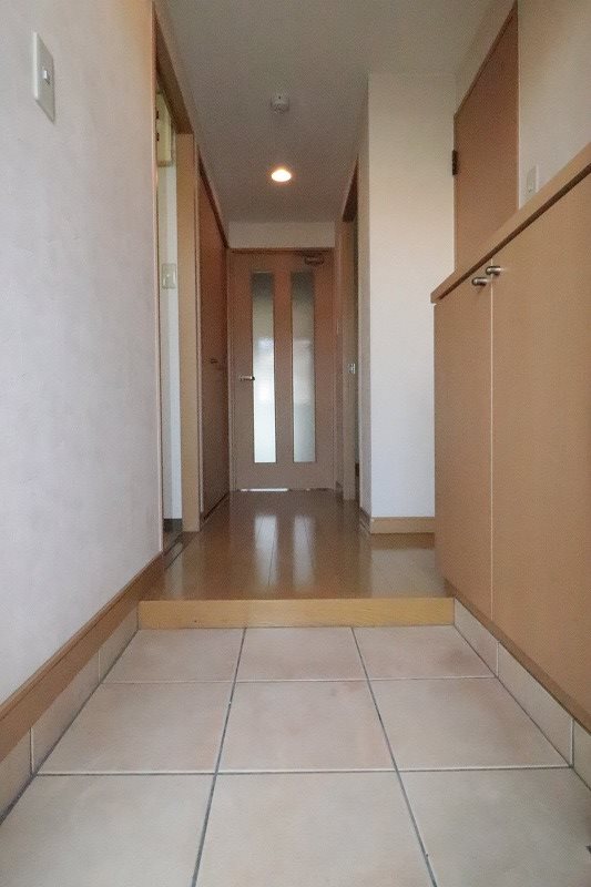 玄関　別部屋写真使用