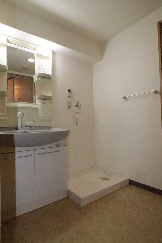 洗面設備　別部屋写真使用