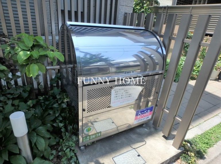 東急田園都市線 三軒茶屋駅 徒歩15分 3階建 築16年の外観写真
