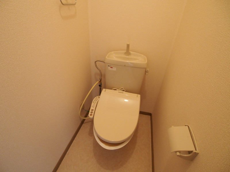 ファミール州見Cのトイレ写真