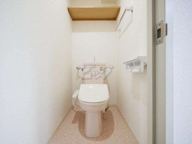 地下鉄東西線 西１８丁目駅 徒歩15分 7階建 築36年のトイレ写真