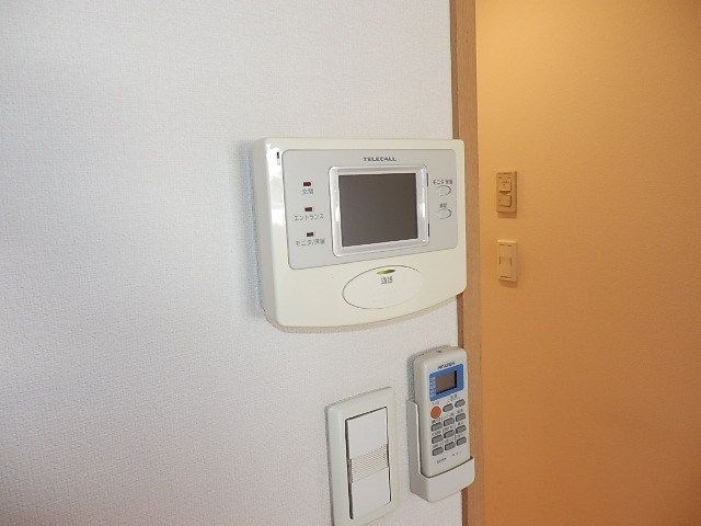セキュリティ　防犯ＴＶドアホン完備