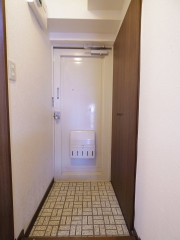 学園スカイマンションの玄関写真