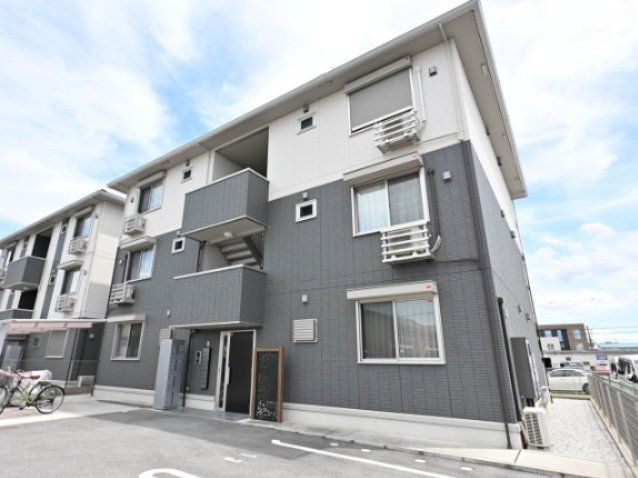 ＪＲ関西本線 奈良駅 バス乗車時間：13分 最寄りバス停で下車 徒歩4分 築5年