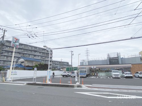 コンビニ　セブンイレブン東大宮4丁目店（コンビニ）まで209m