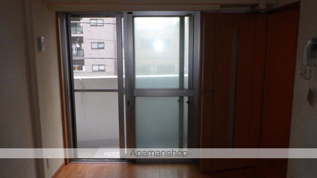 東武東上線 北池袋駅 徒歩9分 11階建 築20年の居間写真