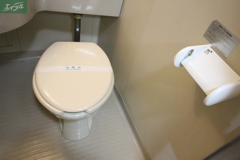 トイレ　同物件別部屋の写真です