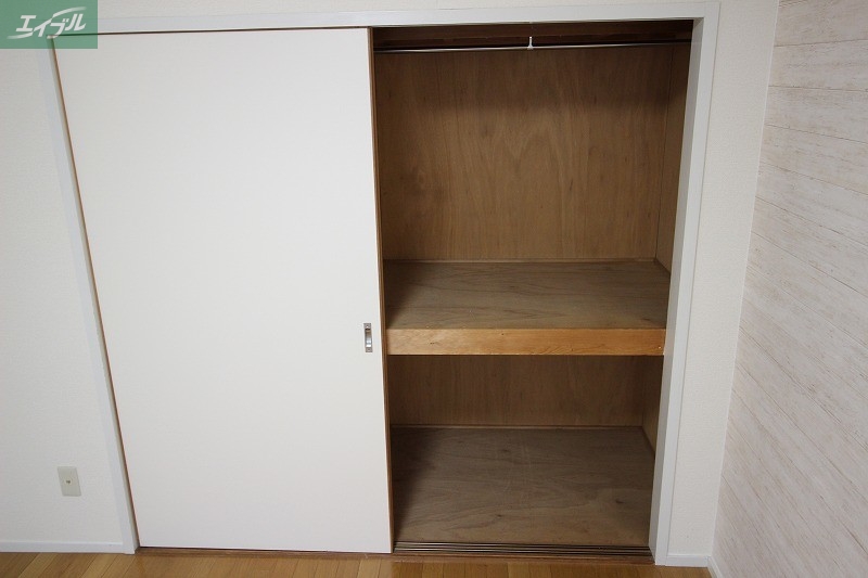 収納　同物件別部屋の写真です
